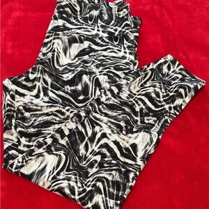 Terra & Sky Black and White Zebra Print Leggings